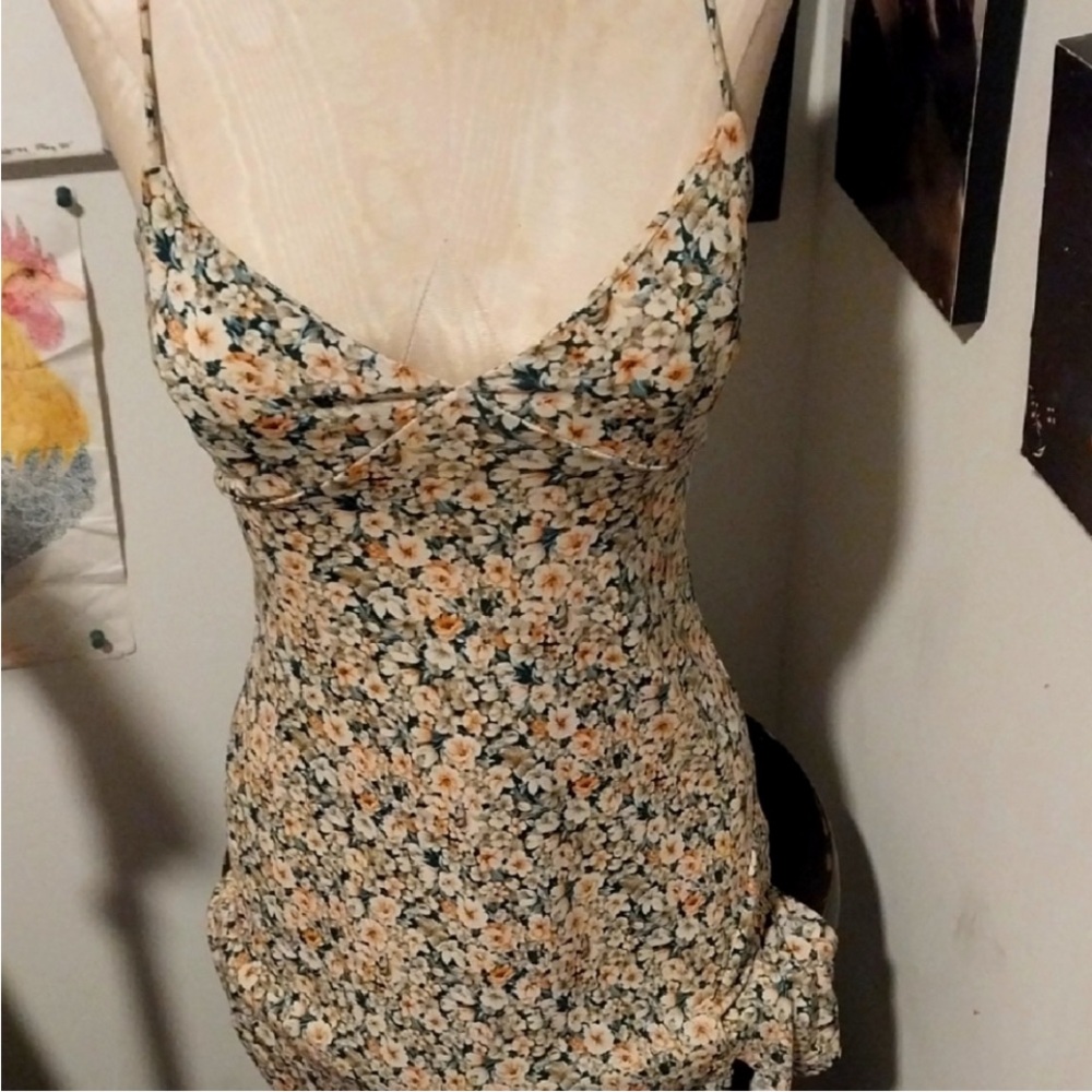 Lovely Day Cream and Black Fitted Camisole sz M EUC